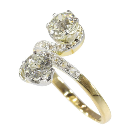 Antique Belle Epoque Toi et Moi Old Cut Diamond Ring In Yellow Gold and Platinum