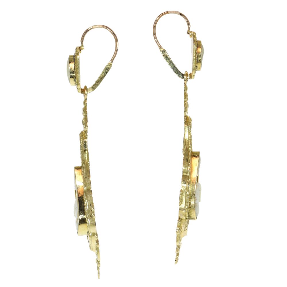 Victorian Cameo Earrings In Yellow Gold With Black Enamel