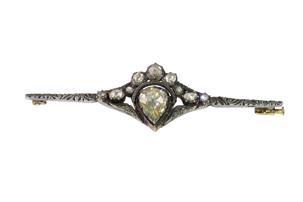 Diamond Bar Brooch In Yellow Gold With Crowned Heart Motif