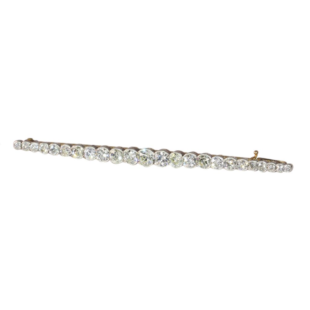 Art Deco Bar Brooch In Yellow Gold And Platinum With Old Cut Diamonds