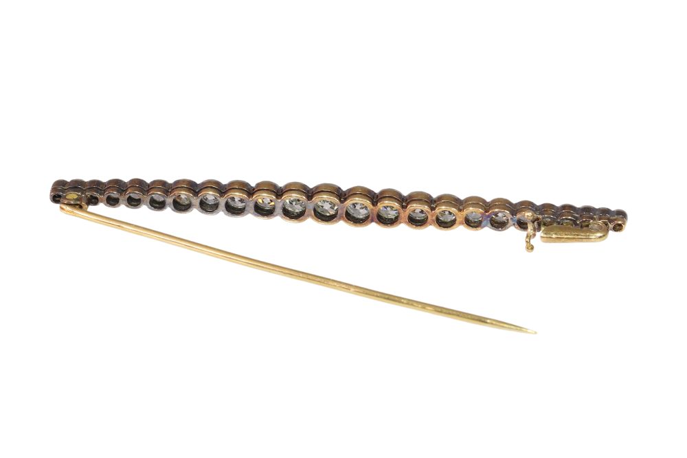 Art Deco Bar Brooch In Yellow Gold And Platinum With Old Cut Diamonds