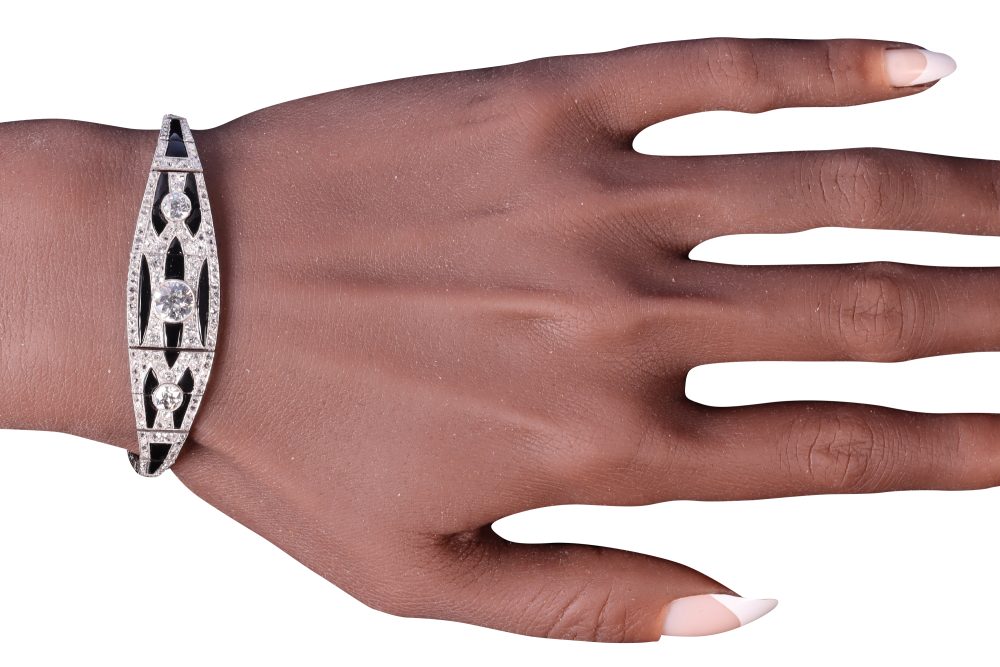 Antique Art Deco Old Cut Diamond And Onyx Bracelet In Platinum