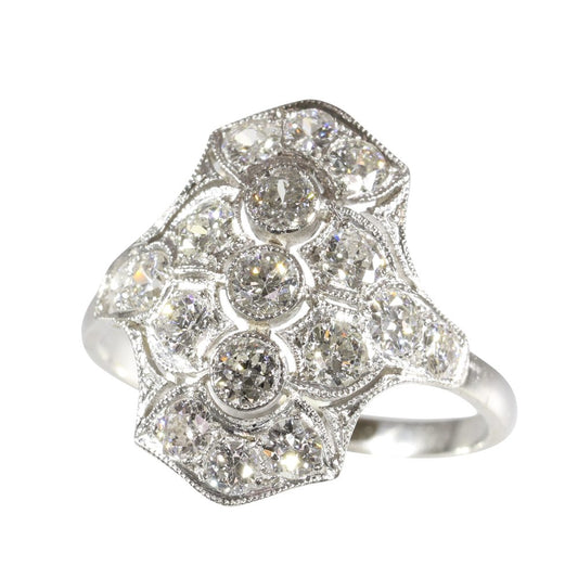 Diamond ring in platinum.