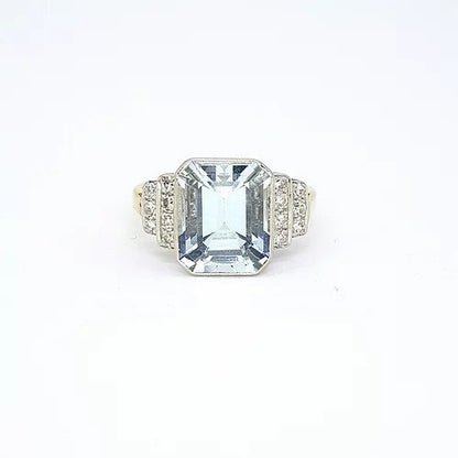 4ct Emerald Cut Aquamarine and Diamond Ring, on 18ct yellow gold shank