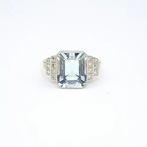 4ct Emerald Cut Aquamarine and Diamond Ring, on 18ct yellow gold shank
