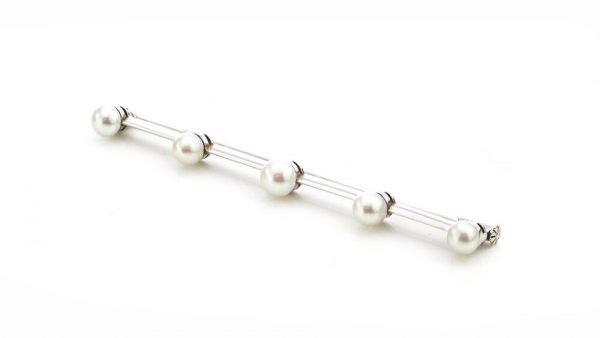 Boucheron Art Deco Platinum Bar Brooch with Natural Freshwater Pearls