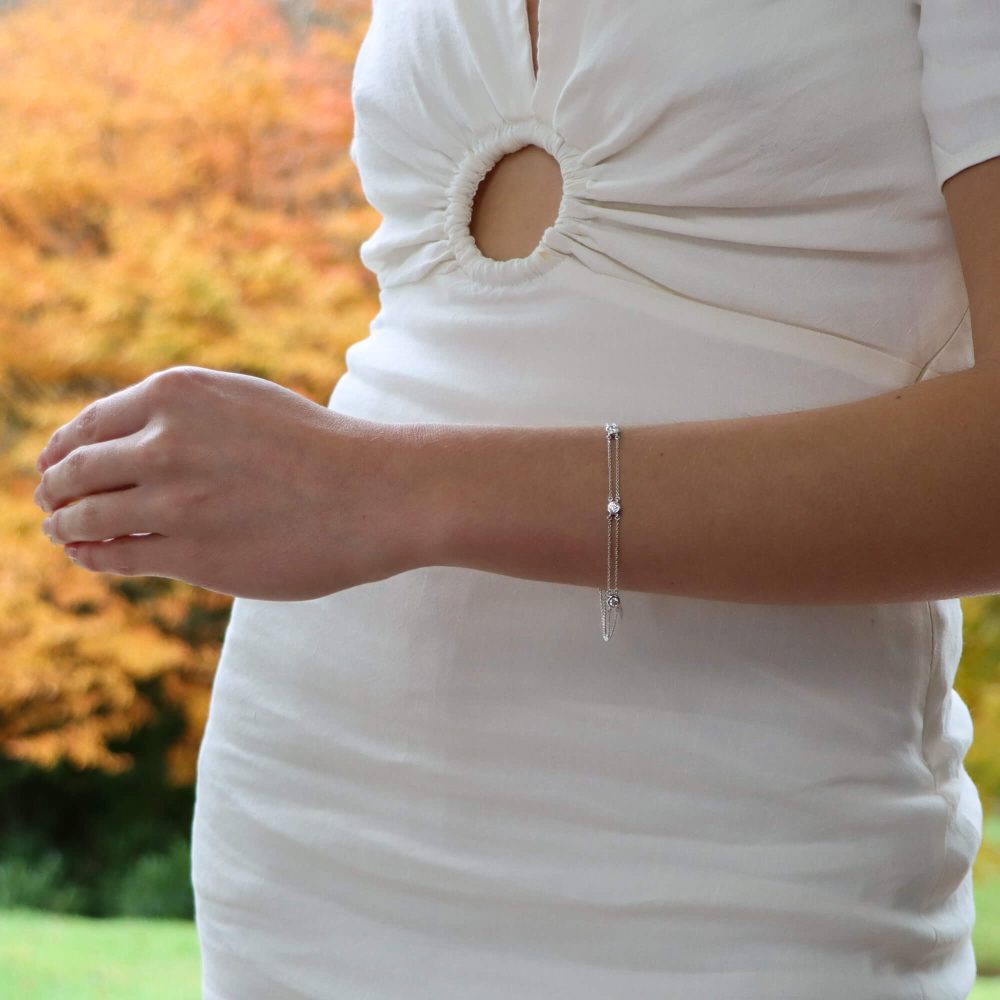 Modern Three Stone Diamond Chain Bracelet in White Gold