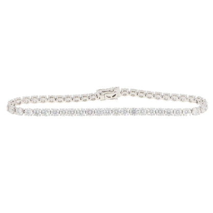 Diamond tennis bracelet in white gold.
