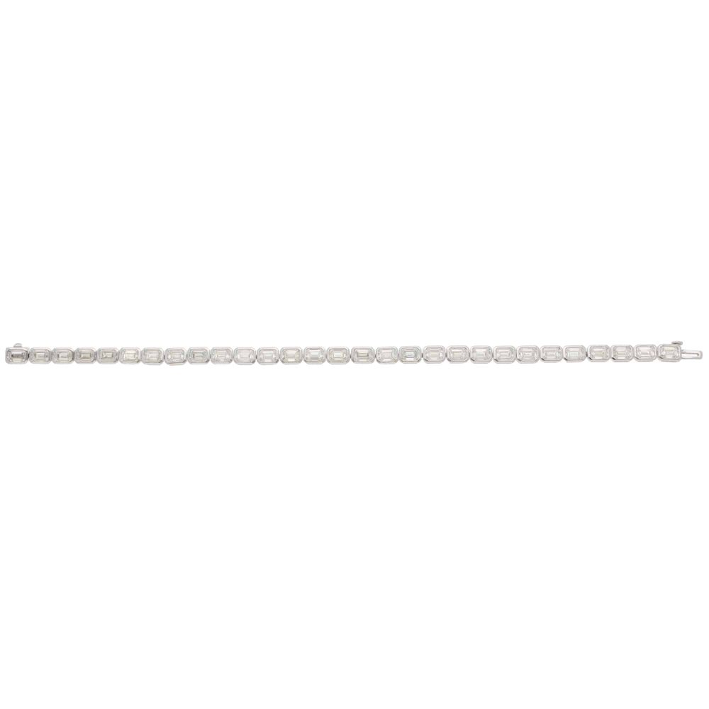 Contemporary Diamond Tennis Bracelet In 18 Carat White Gold