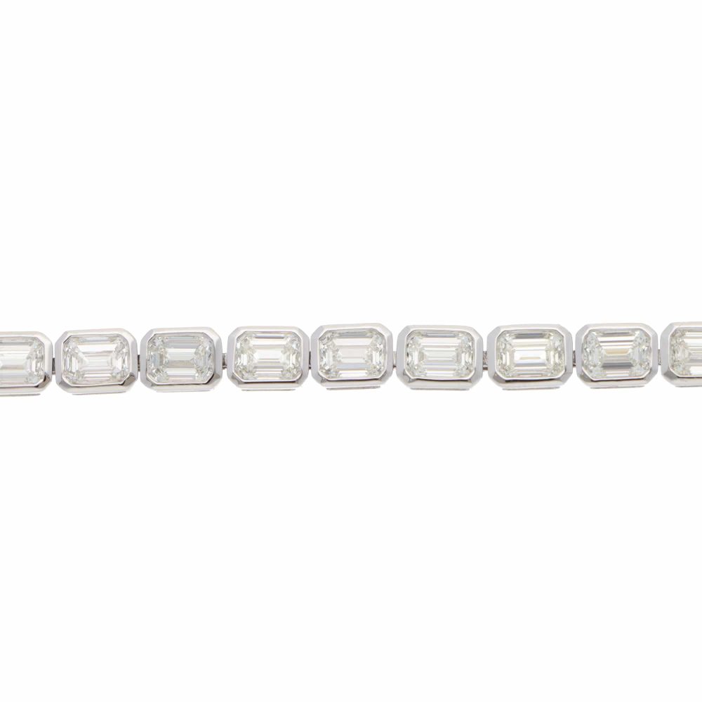 Contemporary Diamond Tennis Bracelet In 18 Carat White Gold