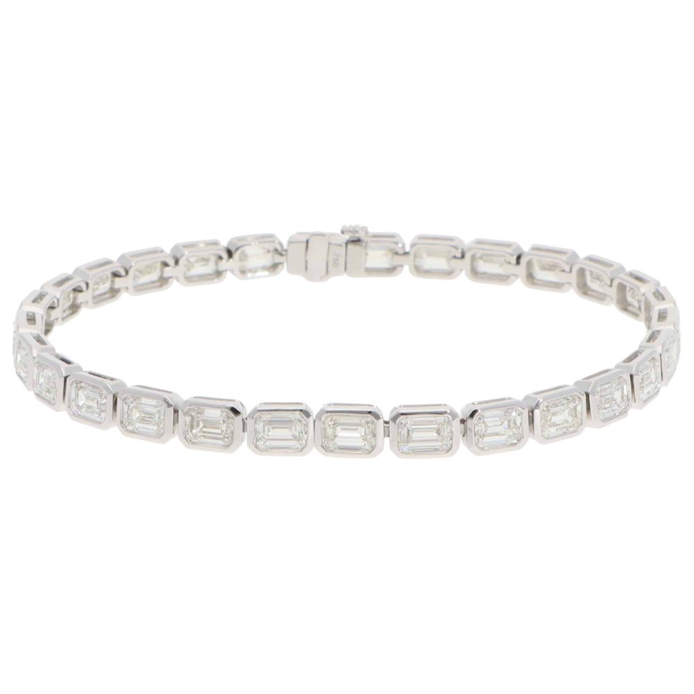 Contemporary Diamond Tennis Bracelet In 18 Carat White Gold