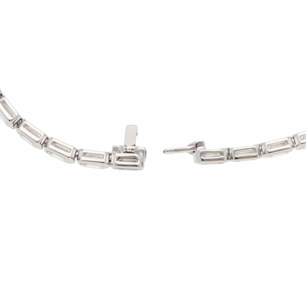 Contemporary Diamond Tennis Bracelet In 18 Carat White Gold