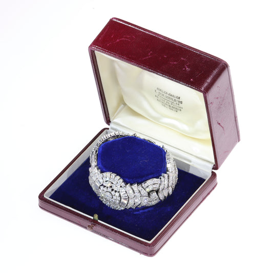A fine diamond geometric bracelet in platinum, in a fitted box
