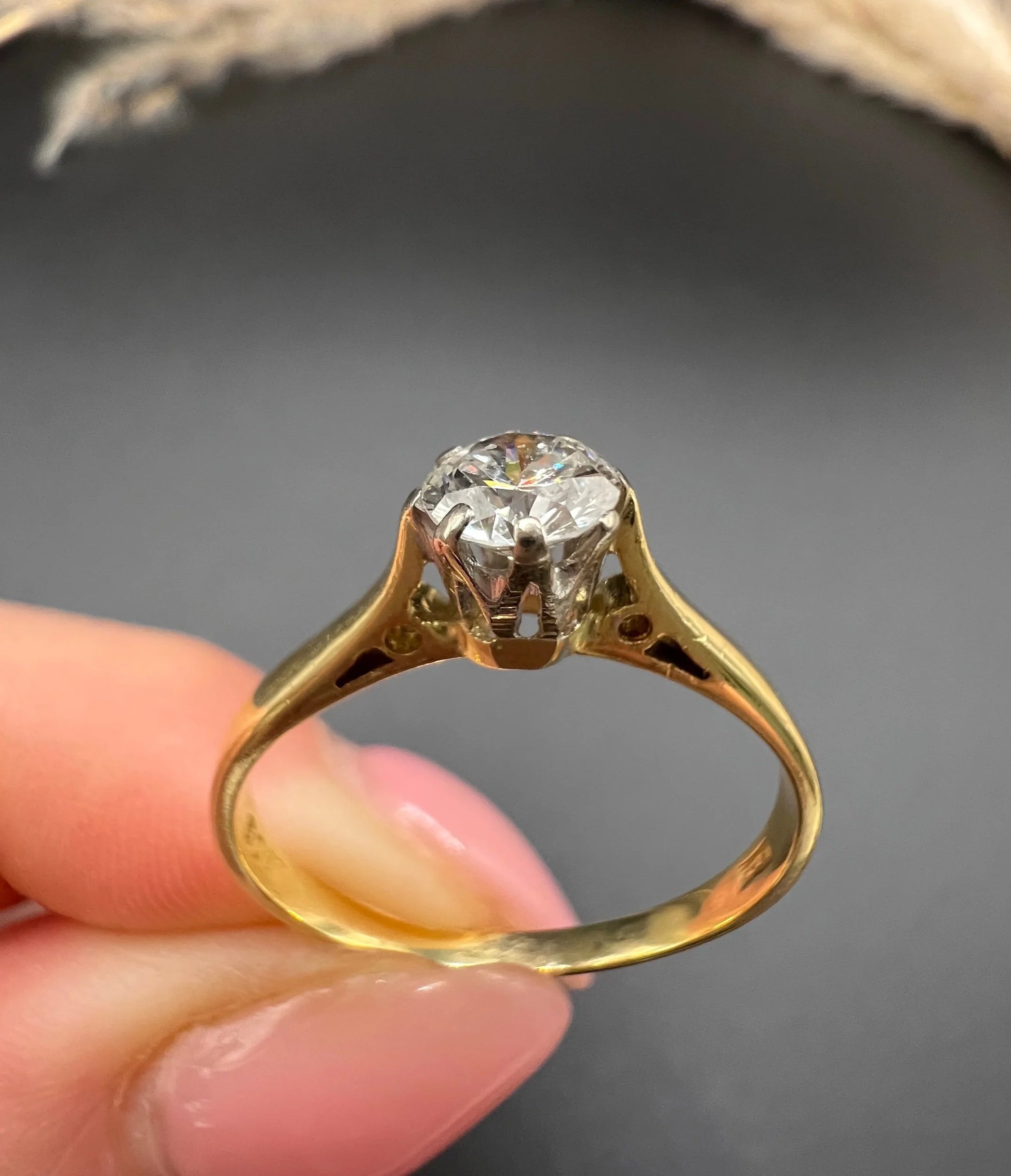 Vintage 18 ct Yellow Gold Diamond Single Stone Engagement Ring
