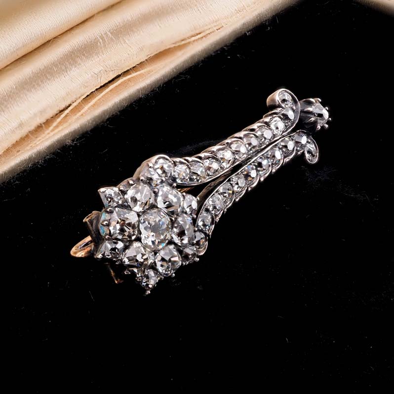 Rare Antique Georgian 1.40ct Old Cut Diamond Cluster Comet Brooch