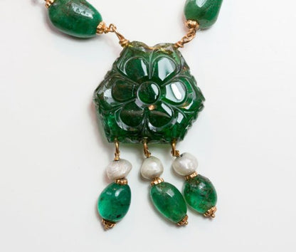 Antique Victorian Emerald, Diamond and 20ct Gold Necklace; emerald beads, pearls, Kundan set diamond in carved floral emerald pendant, India