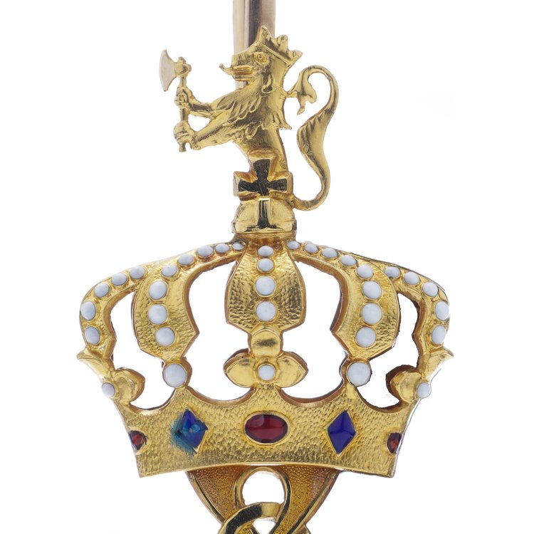 Antique Gold and Enamel Royal Norwegian Order of Olav with crown and lion