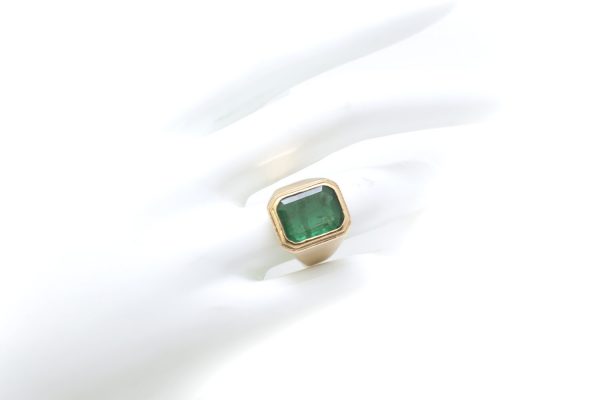 Vintage Emerald and 18ct Yellow Gold Signet Ring