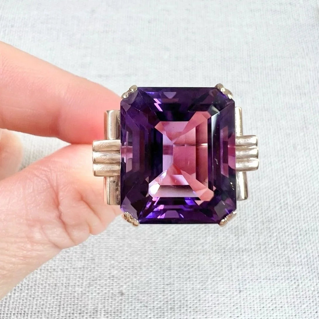 Vintage 14 Carat Yellow Gold Large Amethyst Cocktail Ring, Circa 1940