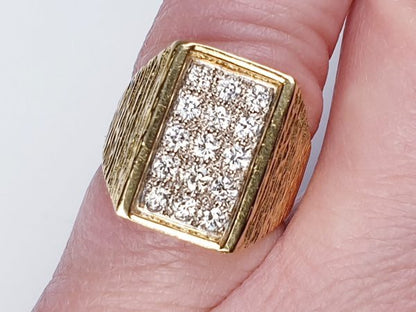 Vintage 1960s Retro Diamond and Textured 18ct Gold Dress Ring