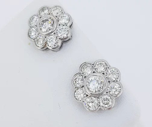 2.60ct Diamond Daisy Flower Cluster Stud Earrings, set with brilliant-cut diamonds, in 18ct white gold. Total diamond weight: 2.60 carats.