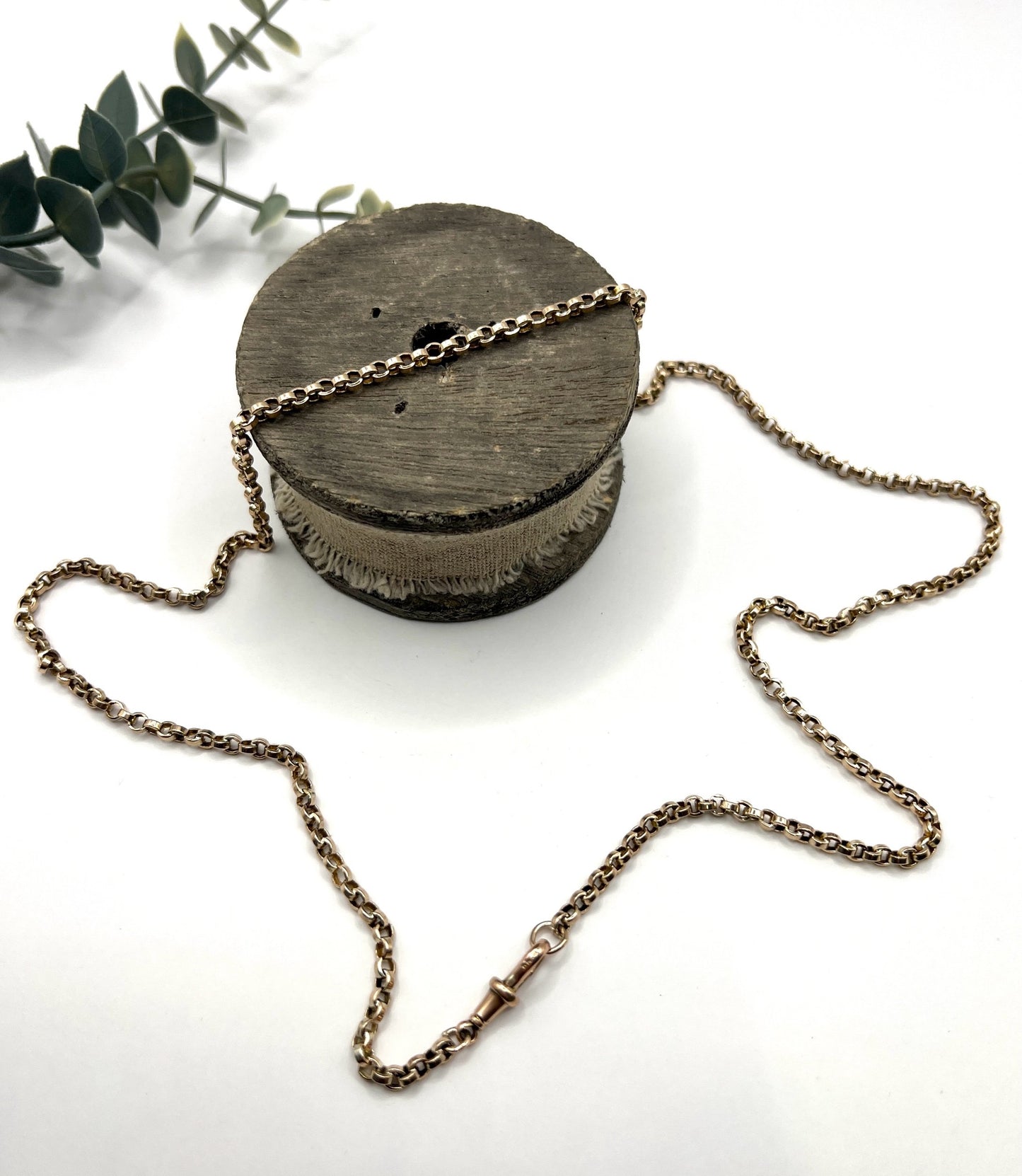 Antique 9 Carat Rose Gold 28 Inch Rolo Link Chain with Swivel Clasp, Circa 1900