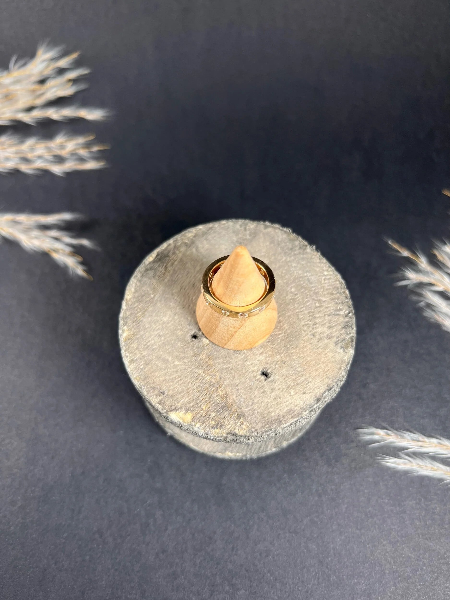 18 Carat Yellow Gold Cushion and Round Cut Diamond Band Ring, 1.20 Carats