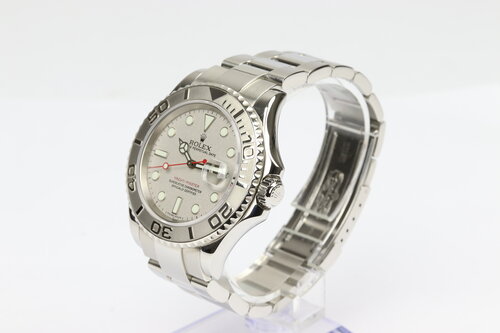 Rolex Yacht Master 40mm Stainless Steel 16622 Automatic, silver dial, white luminous hour markers, date indicator, bi-directional rotating bezel with platinum bezel insert, stainless steel Oyster bracelet, Circa 2005-06