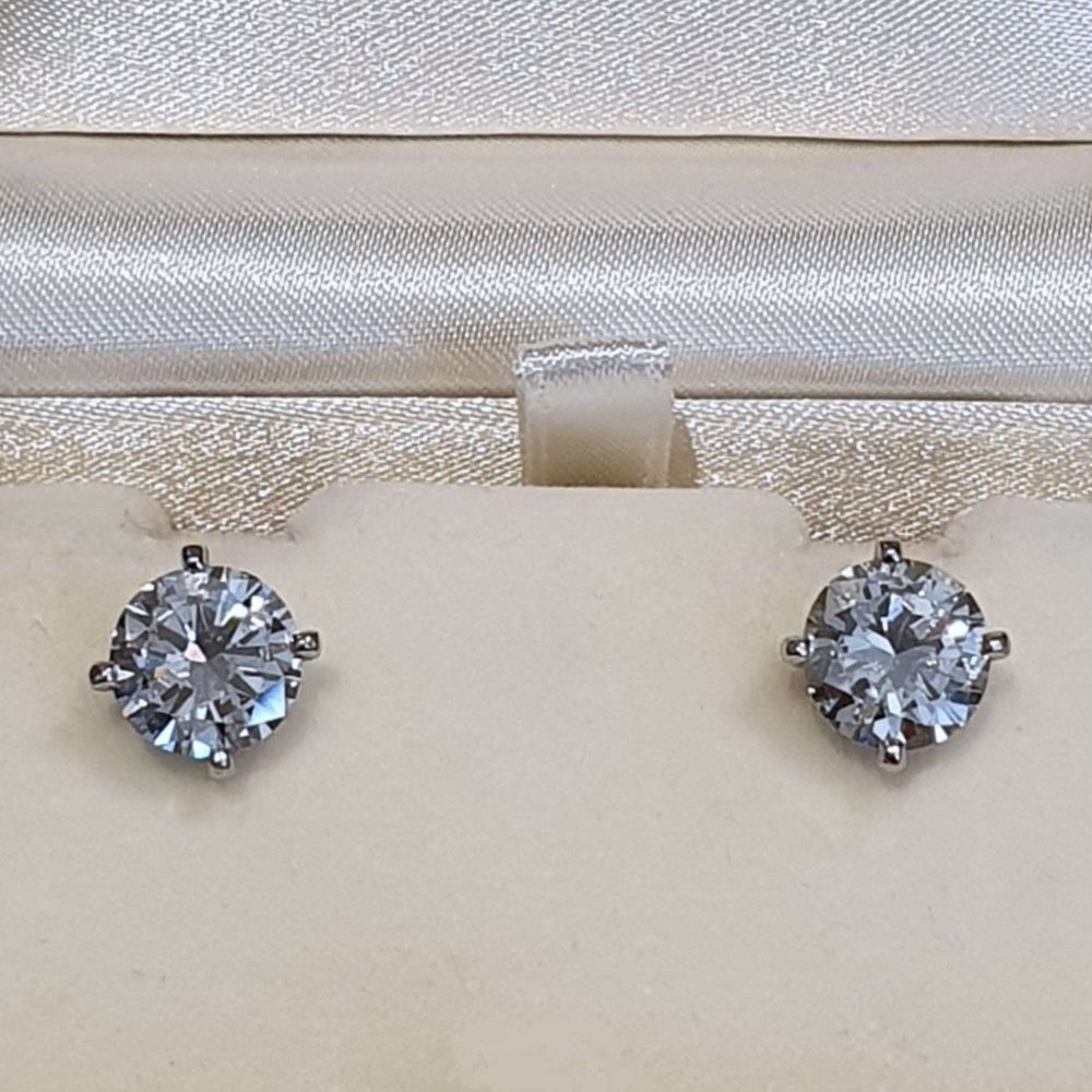 Vintage 3.77ct Single Stone Diamond Solitaire Stud Earrings in Platinum