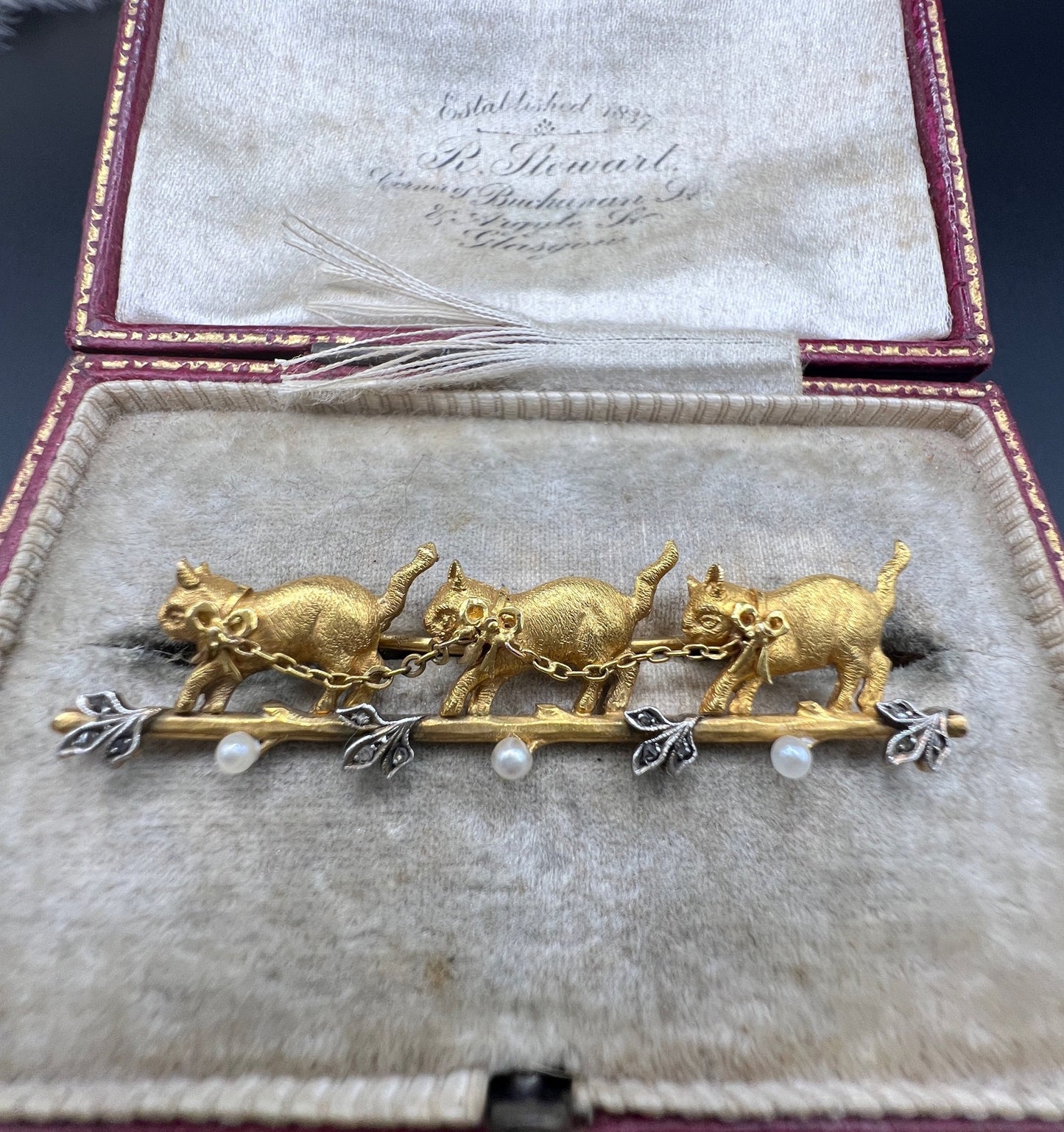 Antique 18 Carat Yellow Gold Diamond and Seed Pearl Cat Brooch, Circa 1910
