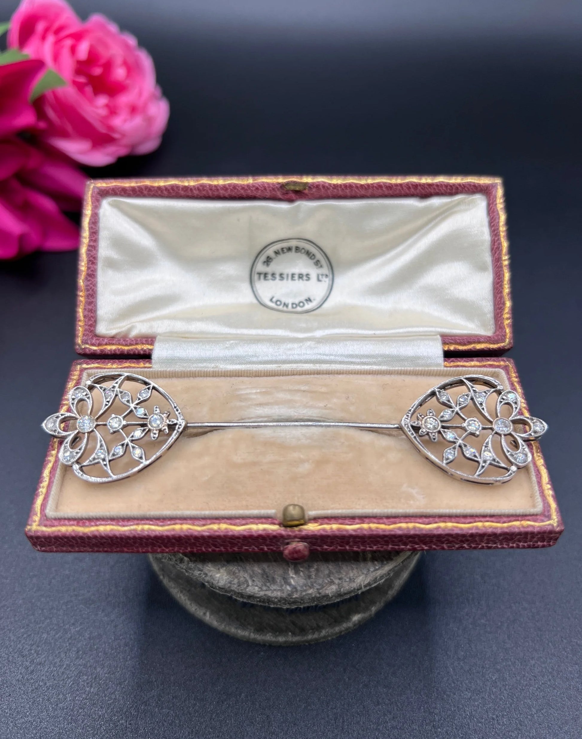 Antique 18ct White Gold, Edwardian Diamond Jabot Pin