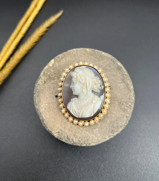 Antique Cameo Brooch In 18 Carat Yellow Gold