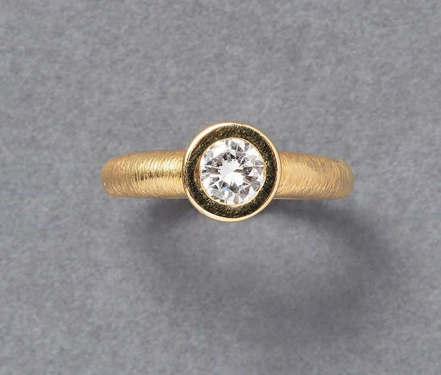 Modern 18ct Gold Solitaire Diamond Ring