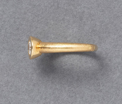 Modern 18ct Gold Solitaire Diamond Ring