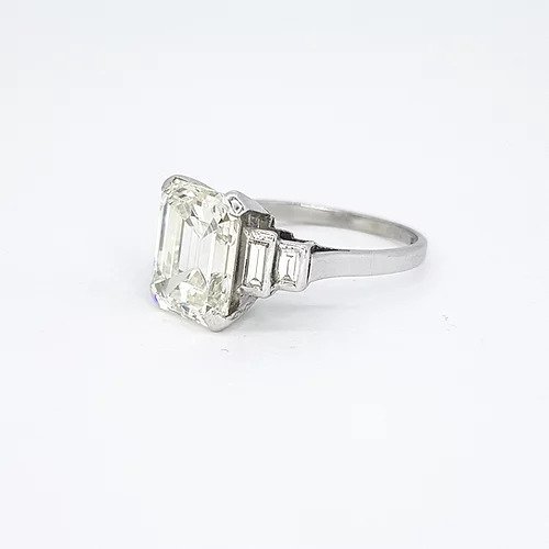 Art Deco Emerald Cut Diamond and Platinum Ring, 4 carats