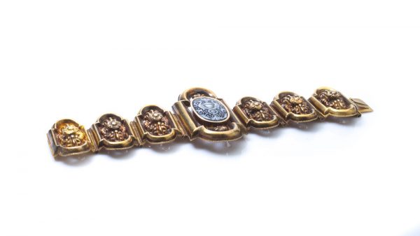 Antique 19th Century 18ct Yellow Gold Bracelet Depicting Cornucopia