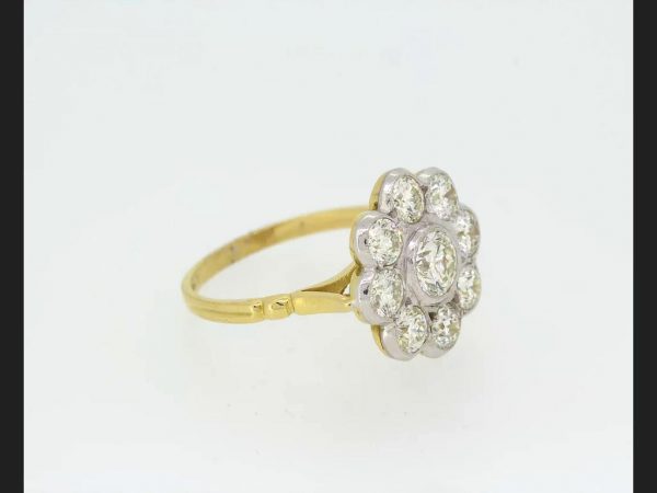 Diamond Floral Cluster Ring, 2.10 carats, 18ct Yellow Gold