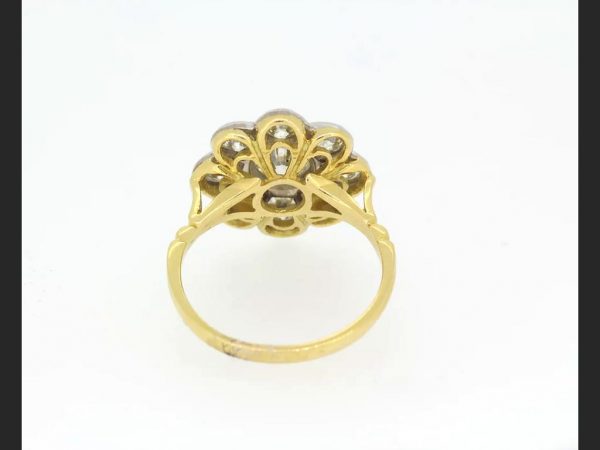 Diamond Floral Cluster Ring, 2.10 carats, 18ct Yellow Gold