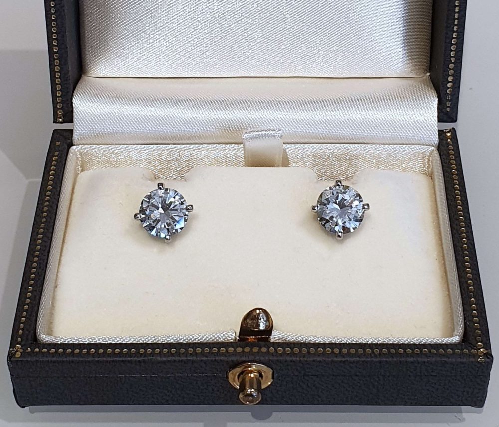 Vintage 3.77ct Single Stone Diamond Solitaire Stud Earrings in Platinum