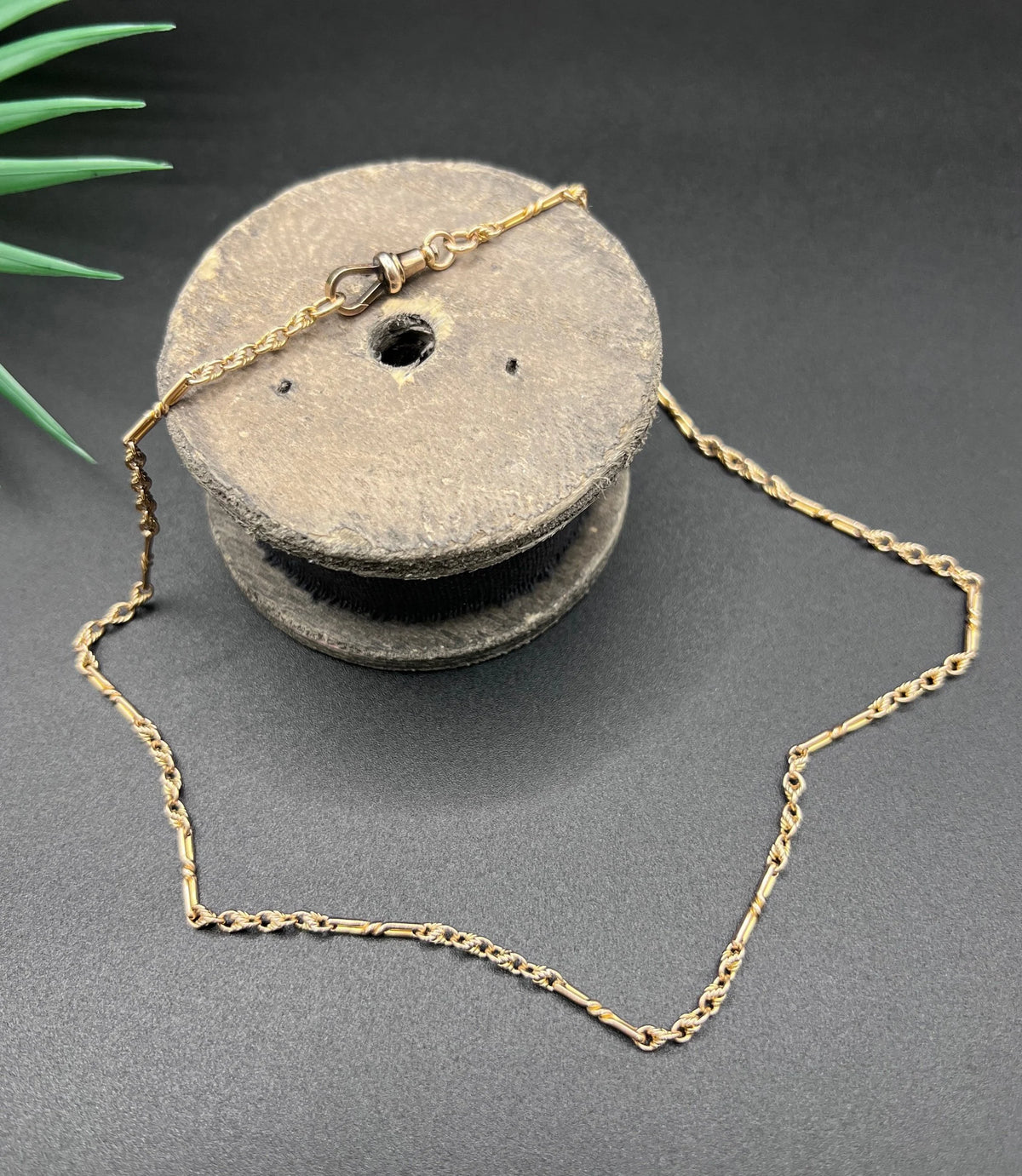 Antique 9 Carat Gold Fancy Figure of Eight and Knot Link Chain Necklace