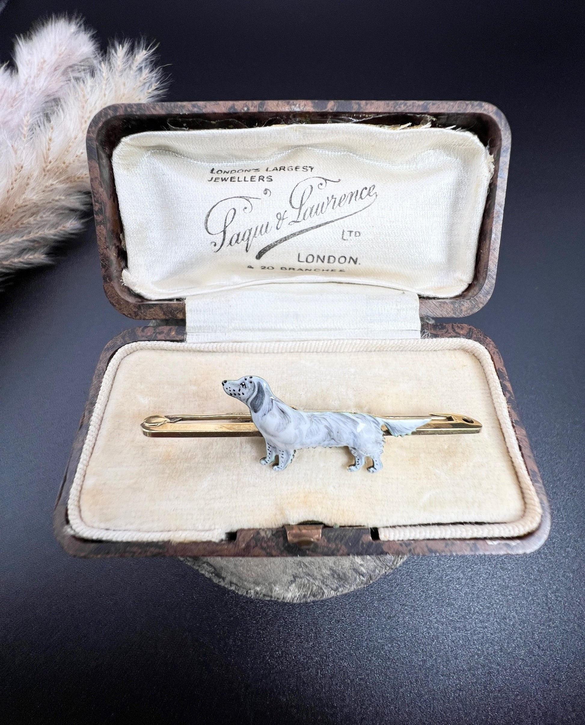 Art Deco 15 Carat Yellow Gold English Setter Enamel Dog Brooch, Circa 1920