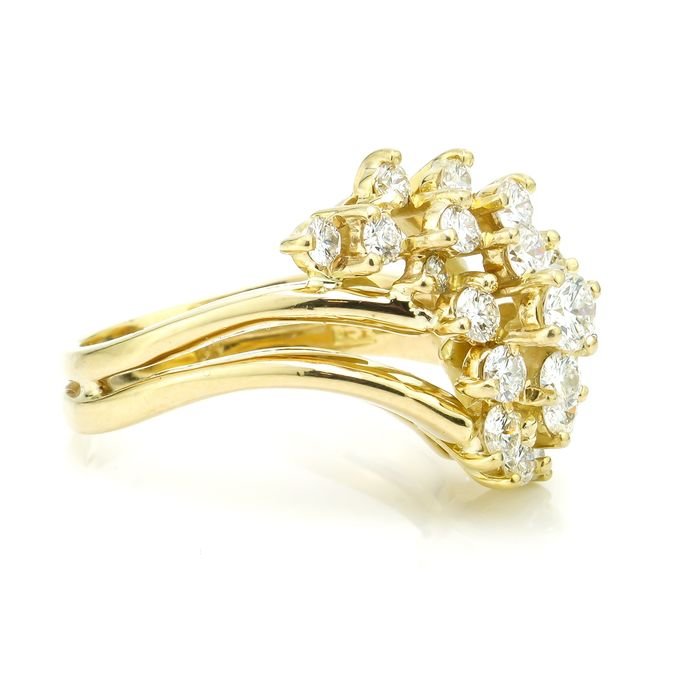 Vintage 1.37ct Diamond Cluster Ring in 18ct Yellow Gold