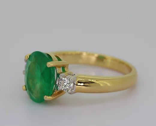 Oval Emerald and Diamond Three Stone Ring in 18ct Yellow Gold