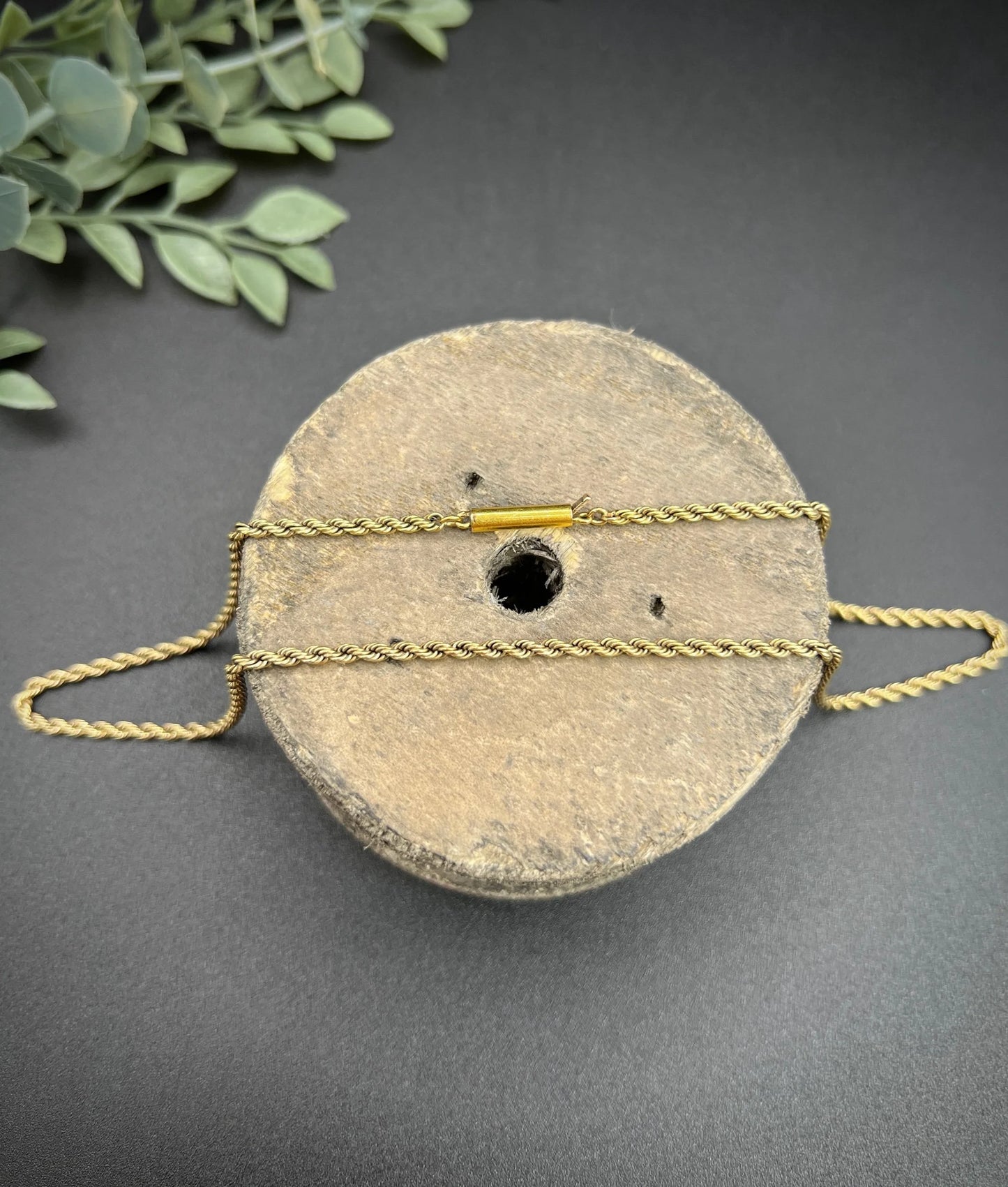 Antique 15 Carat Yellow Gold 16 1/2 Inch Solid Rope Link Chain, Circa 1890