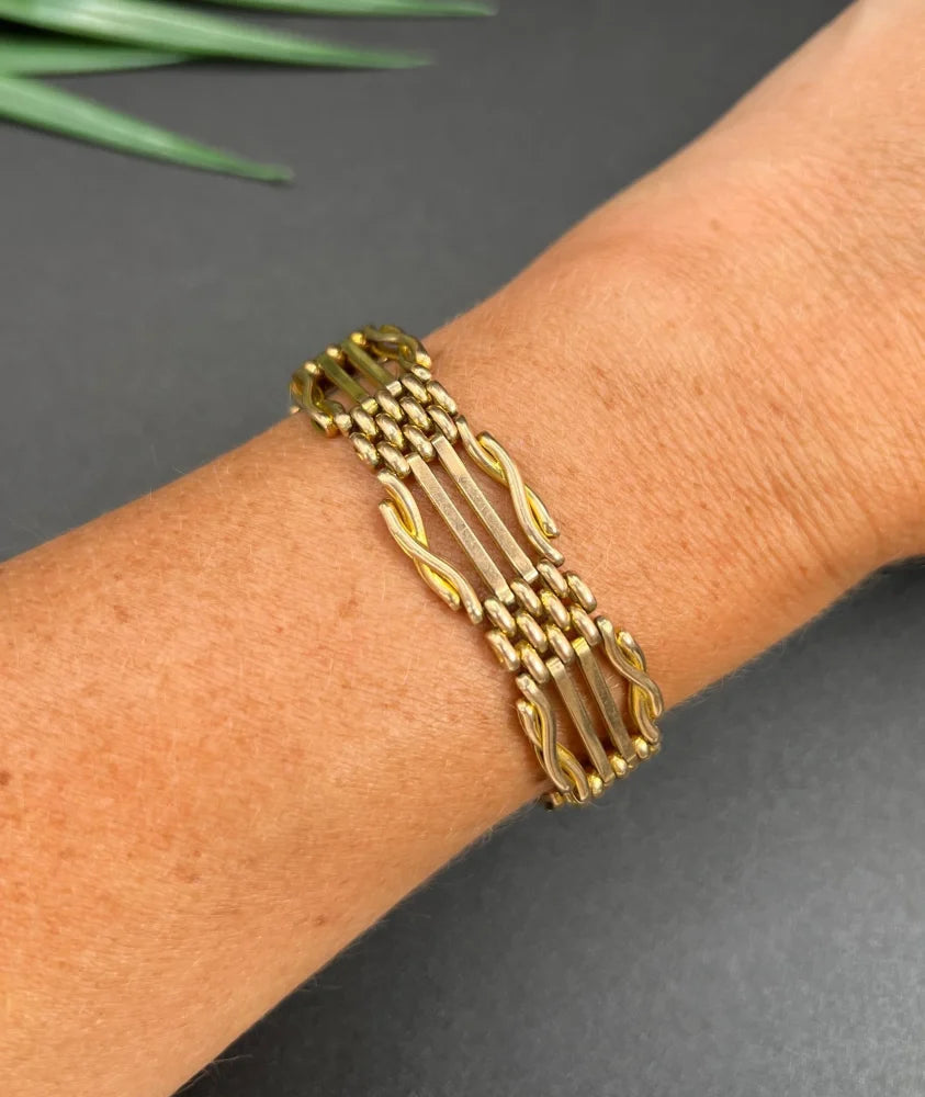 Antique Gate Bracelet In 15 Carat Yellow Gold