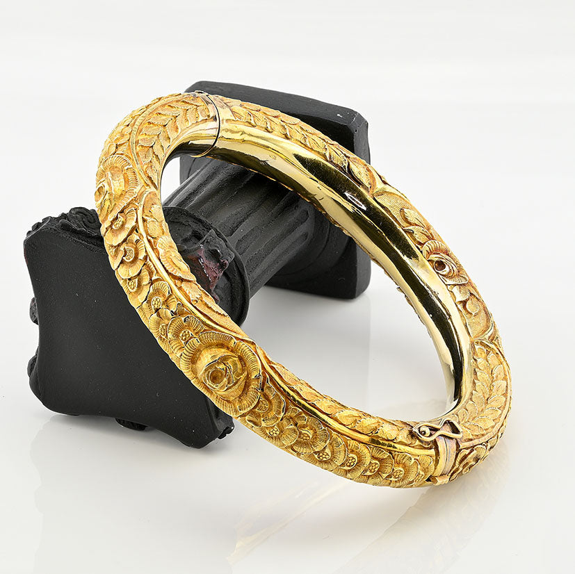 Antique Art Nouveau 18ct Yellow Gold Repousse Bangle Bracelet