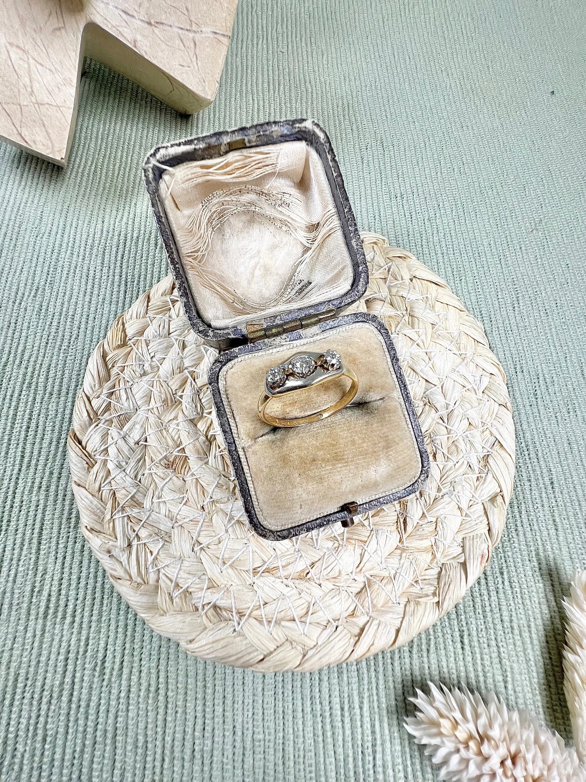 Antique 18ct Gold & Platinum 1920’s Diamond Three Stone Trilogy Ring