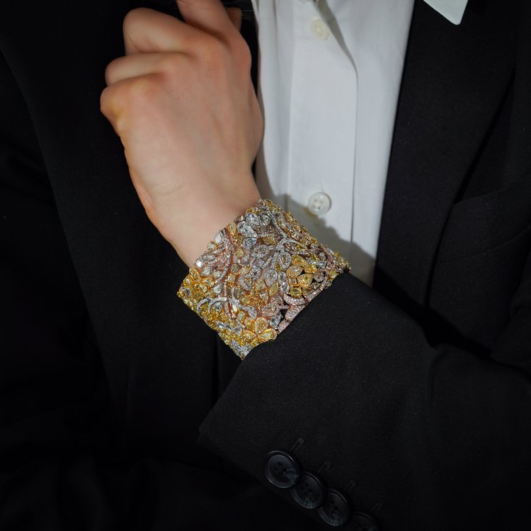 Fine Fancy Yellow Diamond Cuff Bracelet in Tri Colour Gold, 57.80 carat total