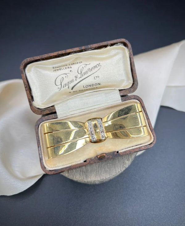 Vintage 1940s Cushion Cut Diamond Set 18ct Gold Bow Brooch