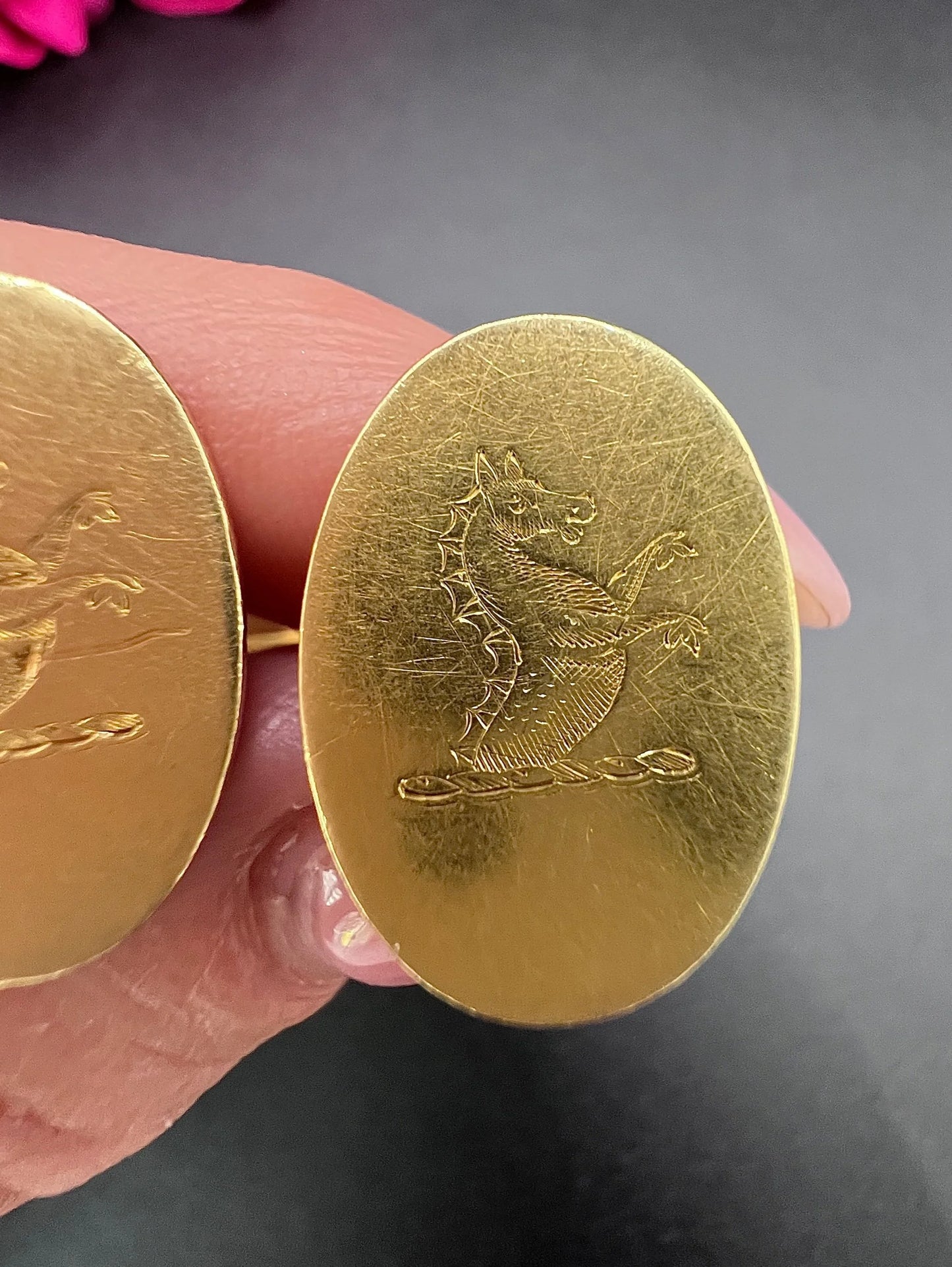 Antique 18 ct Yellow Gold Cufflinks: Heraldic Seahorse Crest, London 1924